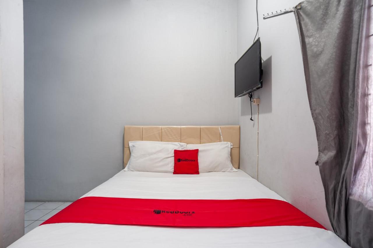 Reddoorz Near Margonda Raya Hotel Depok Exterior foto