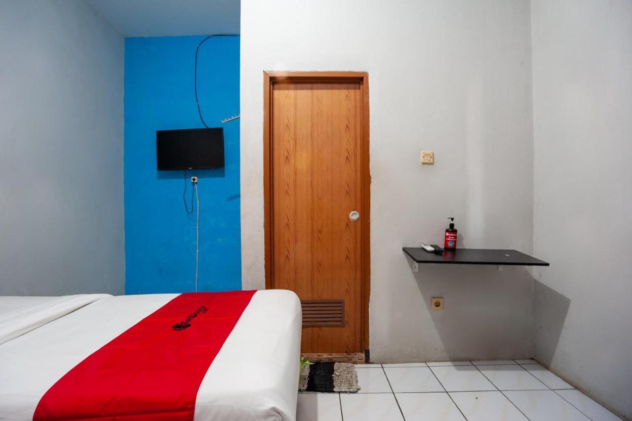 Reddoorz Near Margonda Raya Hotel Depok Exterior foto